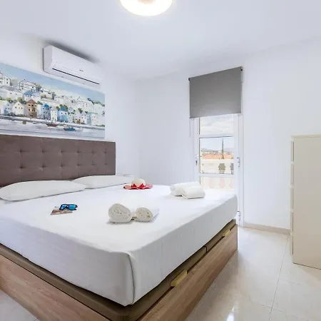 Exclusive Villa Olivia With Private Heated Pool וילה קיאו סלבאחה