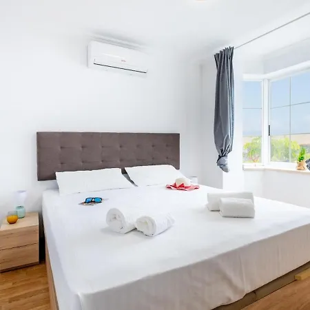 וילה Exclusive Villa Olivia With Private Heated Pool קיאו סלבאחה