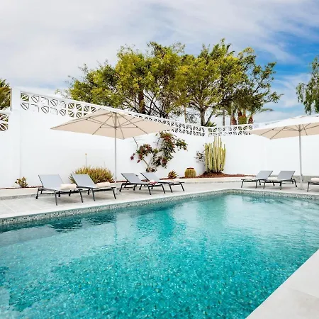 Exclusive Villa Olivia With Private Heated Pool וילה