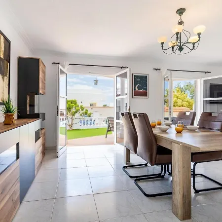 Exclusive Villa Olivia With Private Heated Pool קיאו סלבאחה