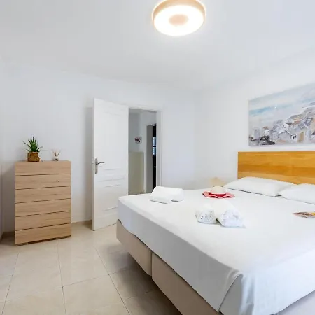 Exclusive Villa Olivia With Private Heated Pool וילה