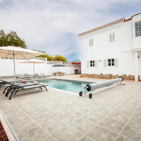 וילה Exclusive Villa Olivia With Private Heated Pool קיאו סלבאחה